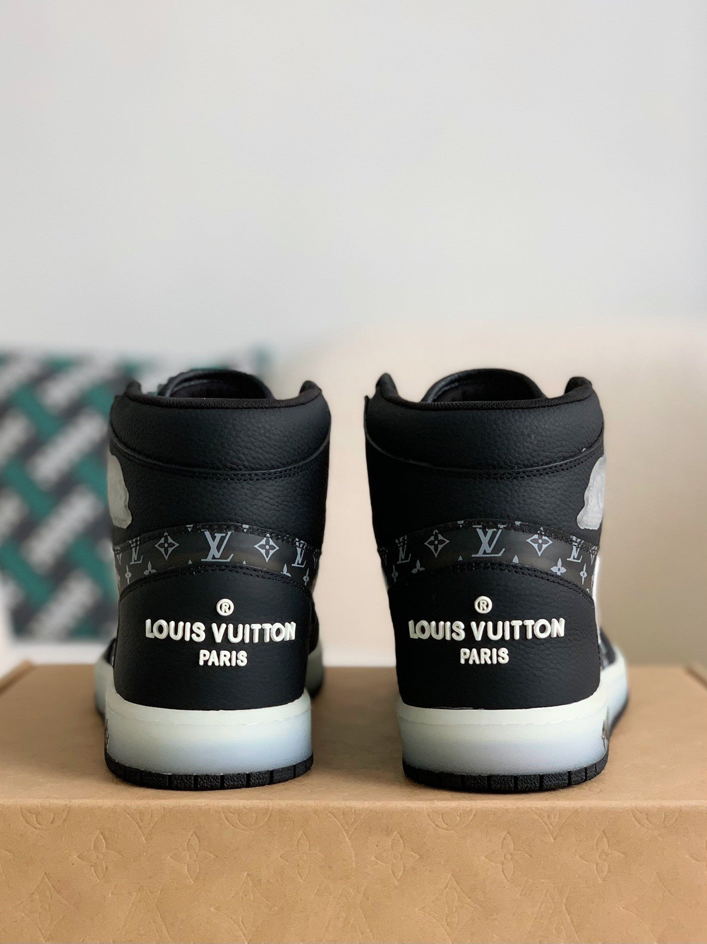 Nike Air Jordan 1 x LV - Triple Black Monogram Edition
