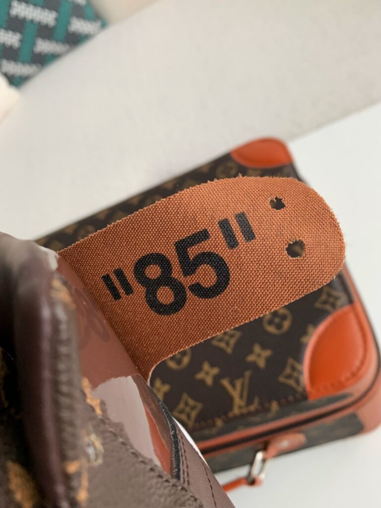 Nike Air Jordan 1 x LV  Sneaker High-tops