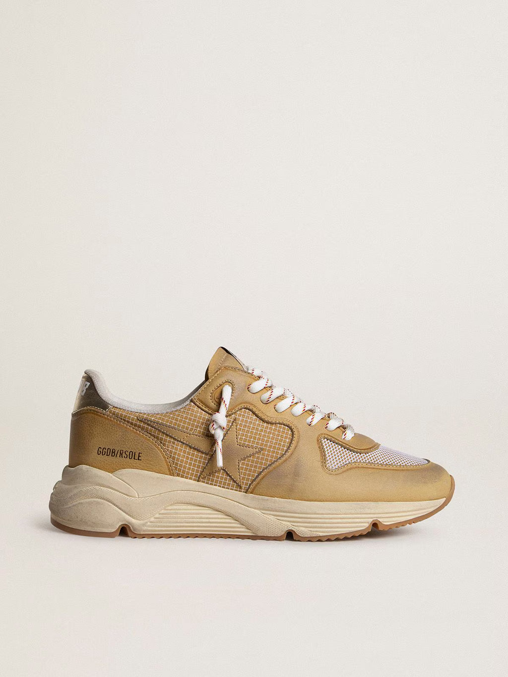 Golden Goose Sole in beige nubuck with beige leather star
