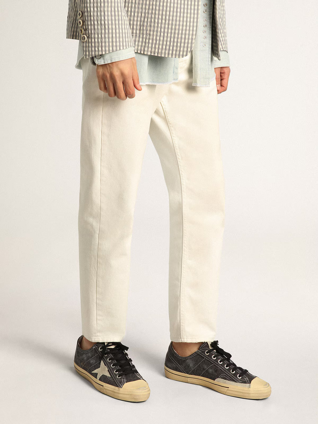 Golden Goose V-Star in black canvas with ice-gray star and heel