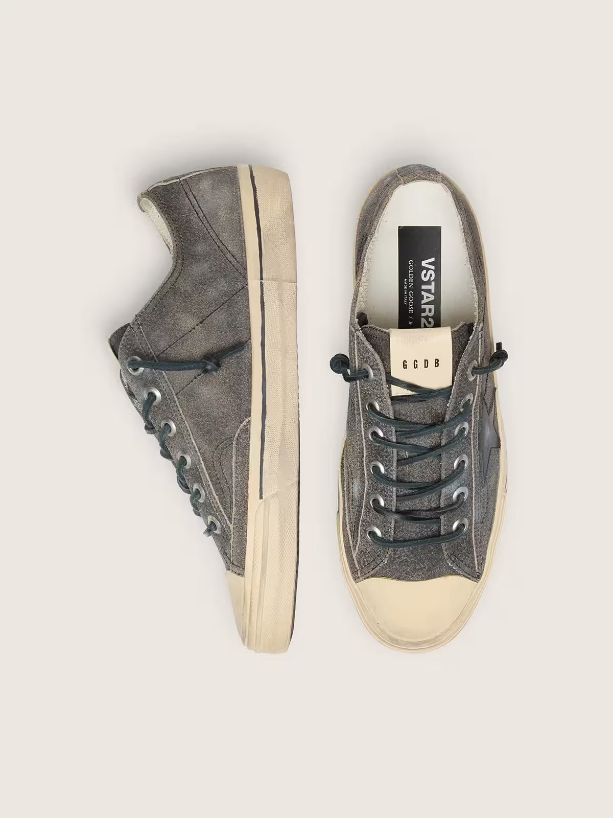 Golden Goose V-Star in black suede with black leather star