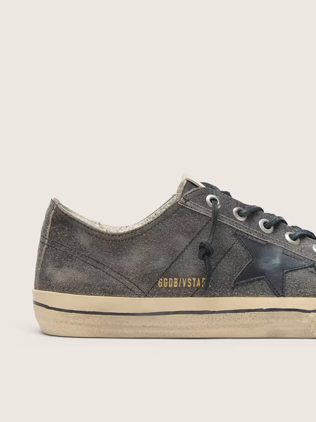 Golden Goose V-Star in black suede with black leather star