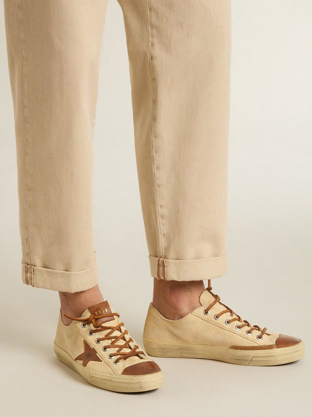 Golden Goose V-Star in cream canvas with tobacco leather star