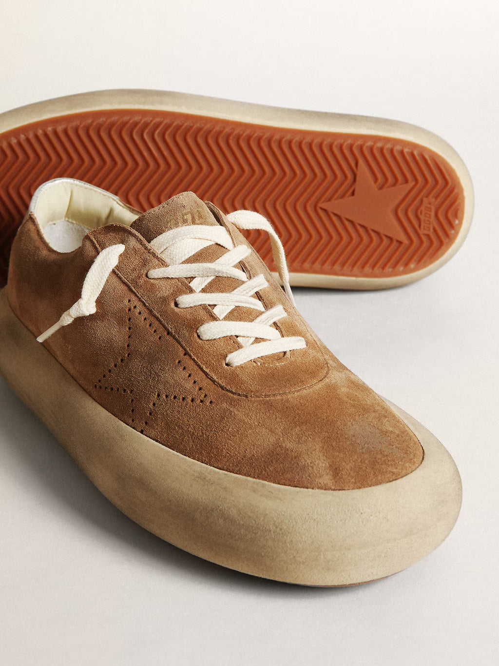 Golden Goose Space-Star in tobacco-colored suede