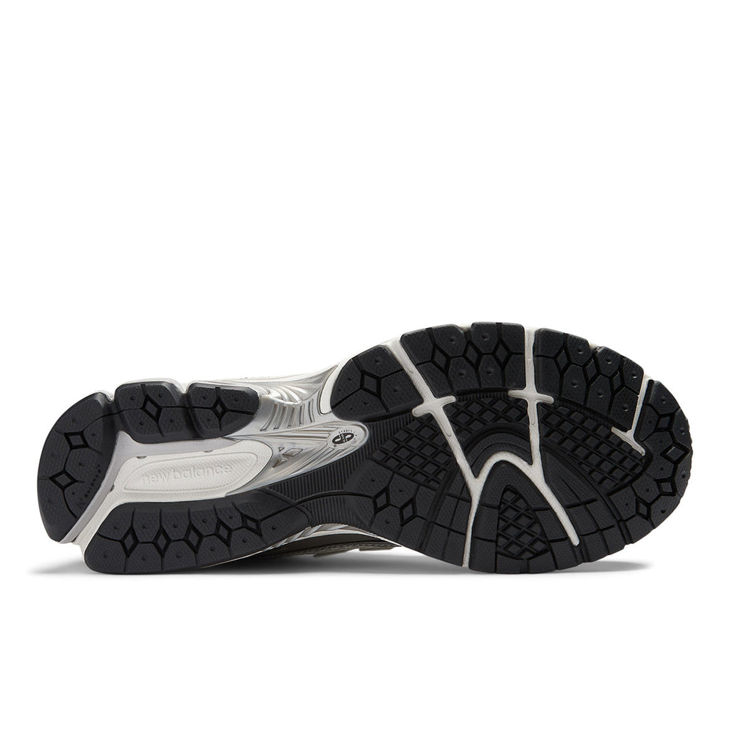 1906R - SILVER METALLIC / SEA SALT / BLACK