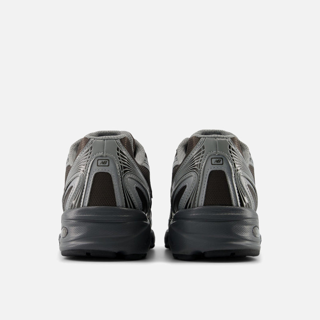 740 - BLACK METALLIC / CASTLEROCK