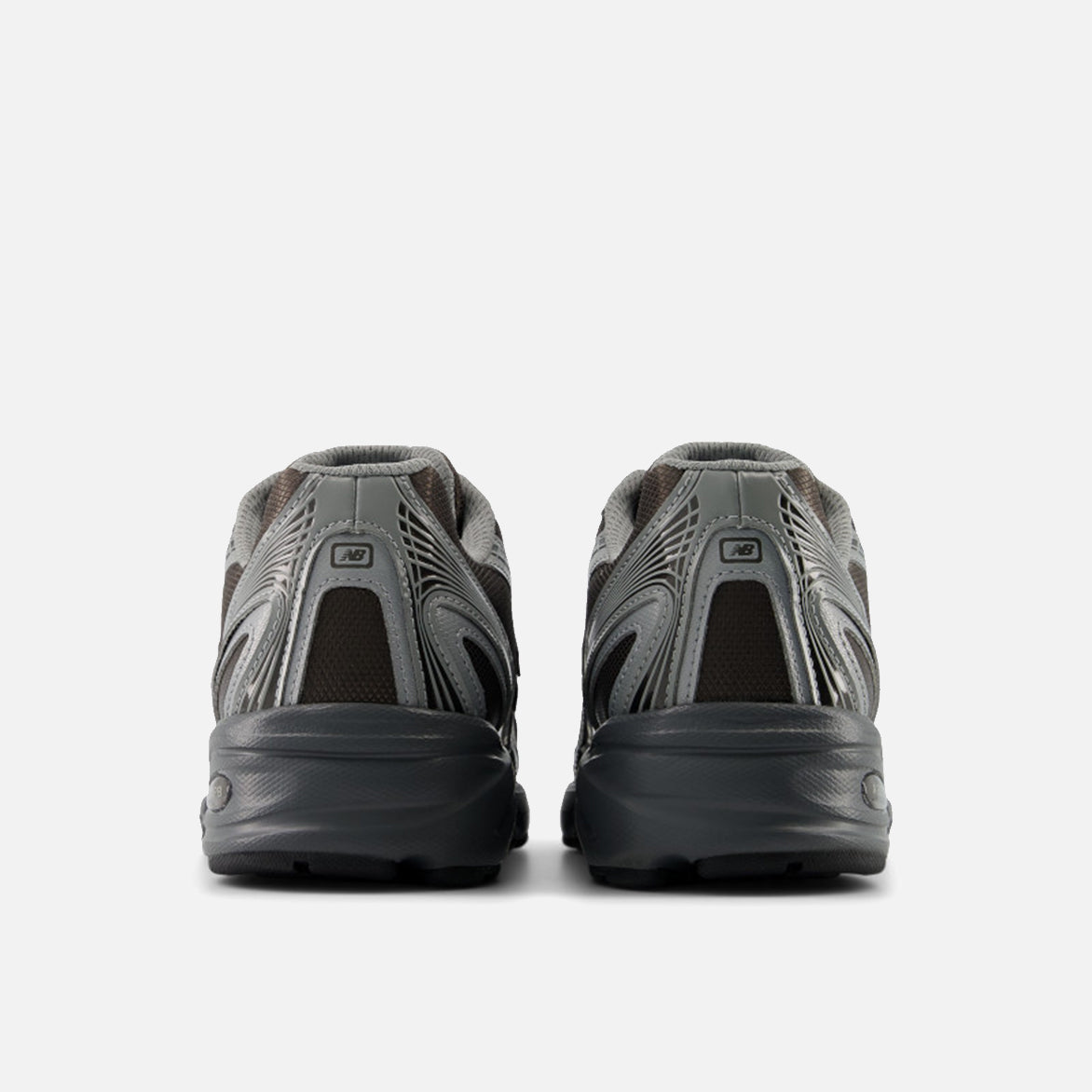 740 - BLACK METALLIC / CASTLEROCK