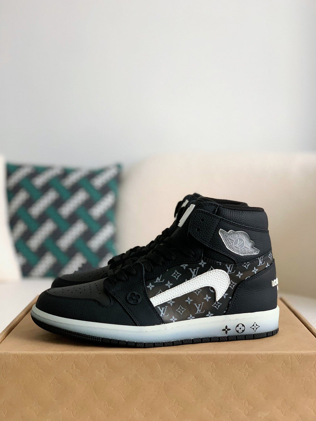 Nike Air Jordan 1 x LV - Triple Black Monogram Edition